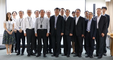 2018年8月のOB関東交換代表団による信越化學の集合写真