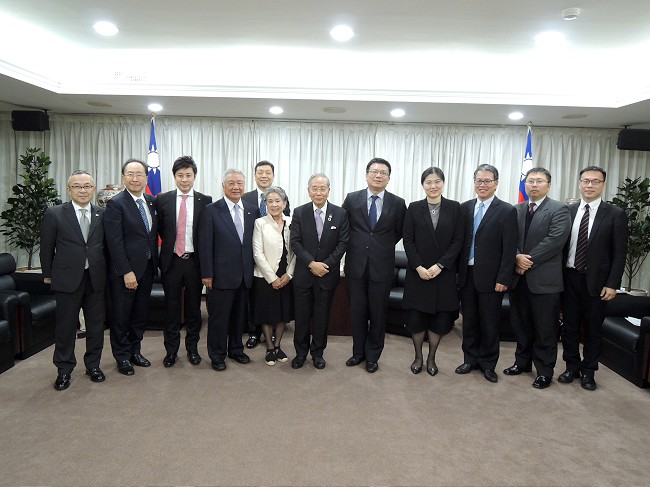 圖：經濟部曾次長與四經連千葉會長一行紀念合影