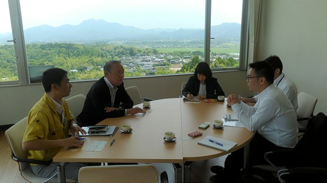 圖說：鹿兒島縣廳陪同，拜訪鹿兒島縣企業ELM，洽談光碟修復技術台日合作。