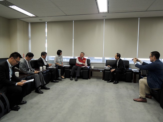 圖:日本化学工業日報による沈栄津経済部長インタビュー